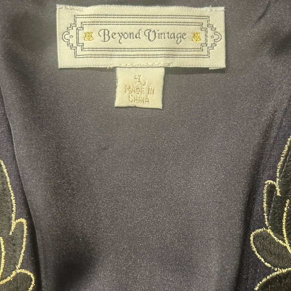 Beyond Vintage Navy Blue/Gold Embroidery Blazer & Free Gold Cami Size Large - Picture 5 of 10